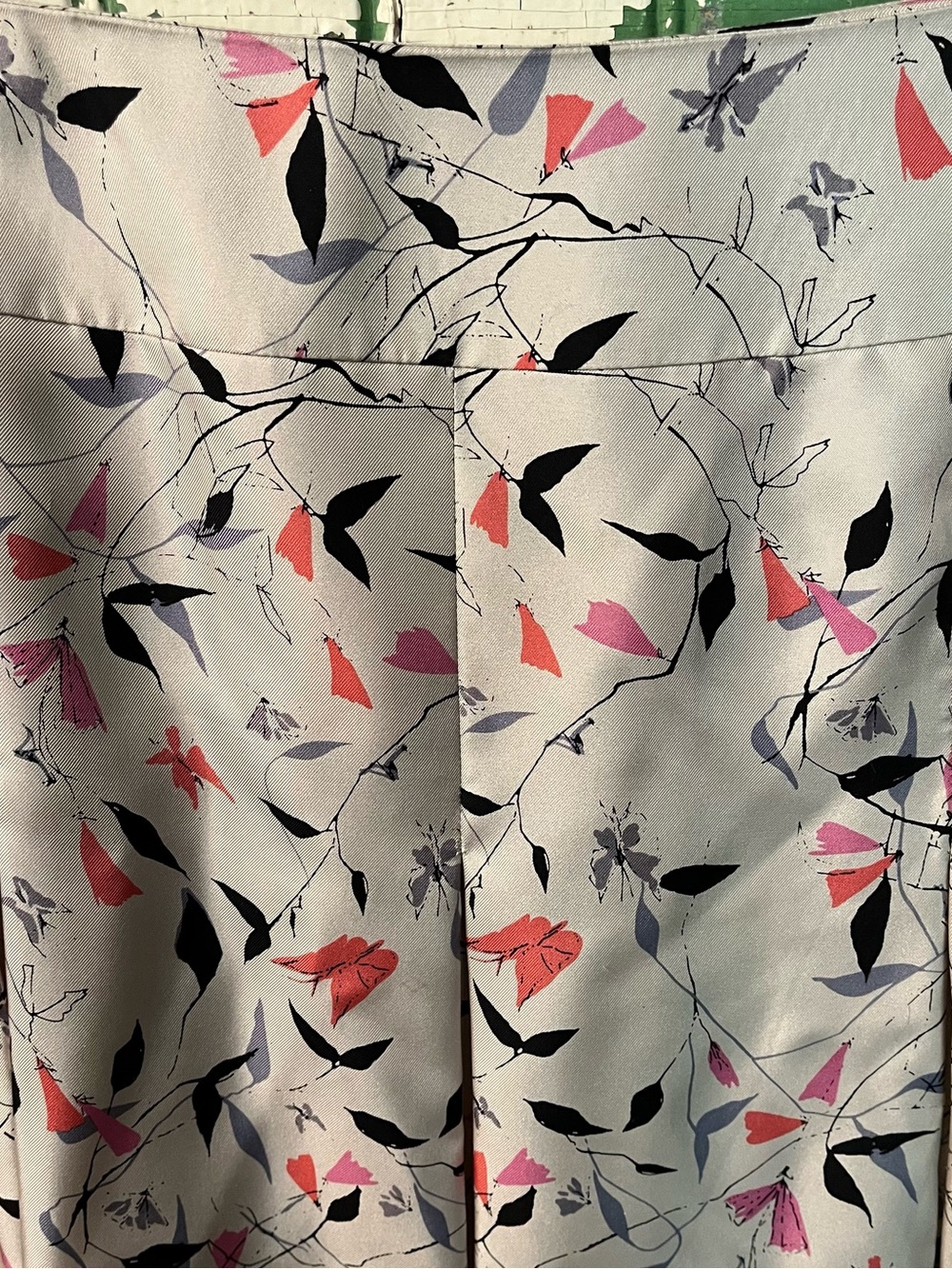 Nipon Boutique Silk Skirt  Butterflies Light Gray with Pink Accents Size 10